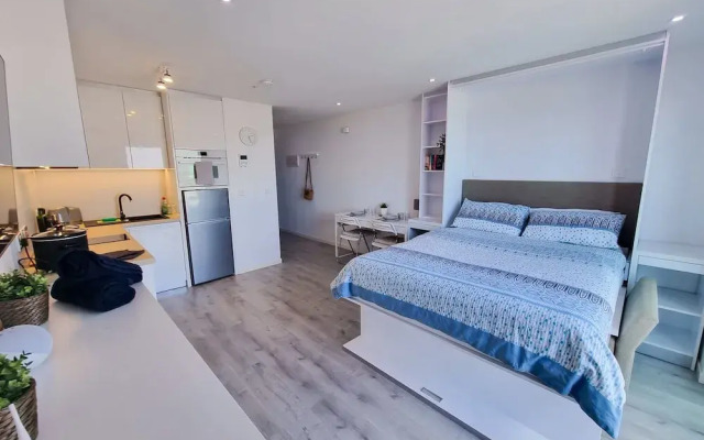 Top Floor Studio-The Hub-Self Catering