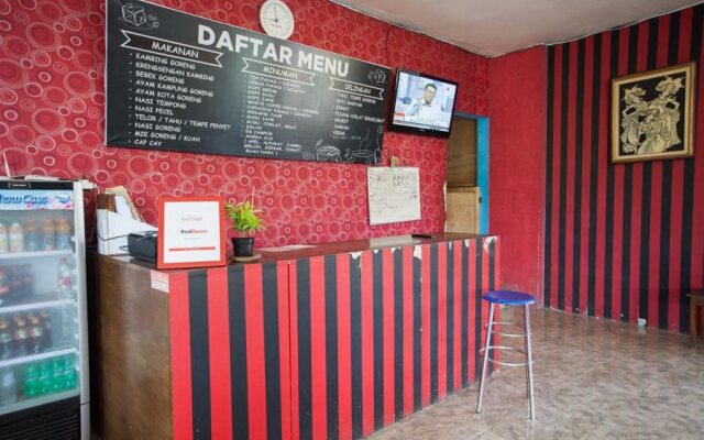RedDoorz near Stadion Diponegoro Banyuwangi