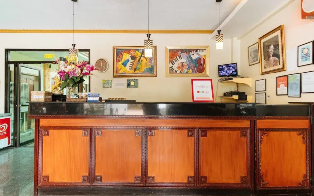 Reddoorz Premium Near Pristine Beach