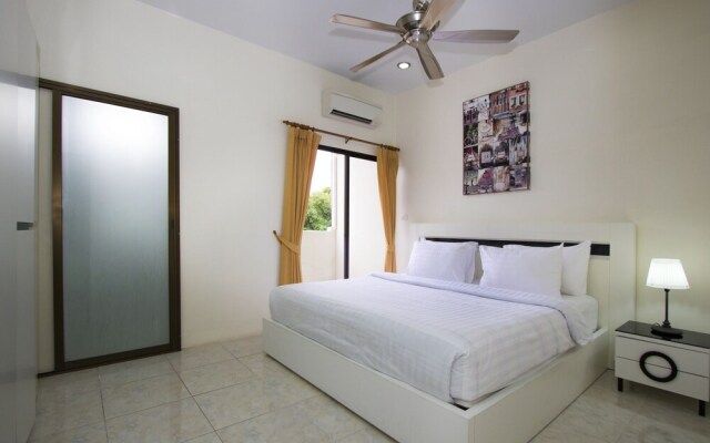 Corrib Village South Beach Beach Pattaya