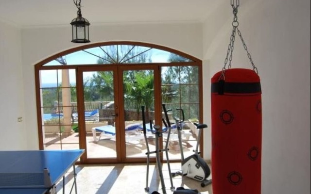 House 4 Bedrooms With Pool And Wifi 103976