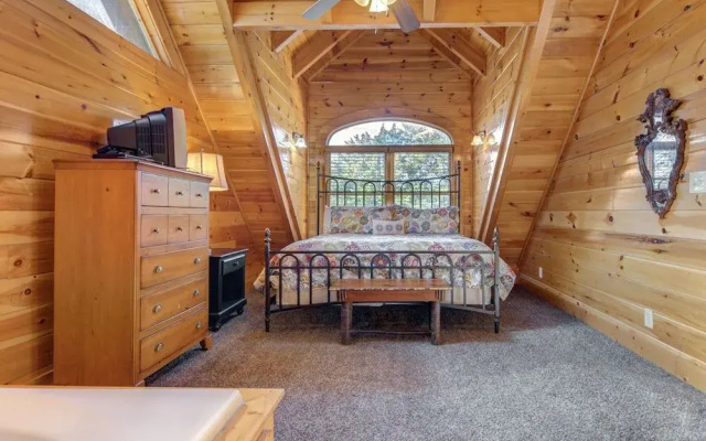 Moonlight Theater Lodge