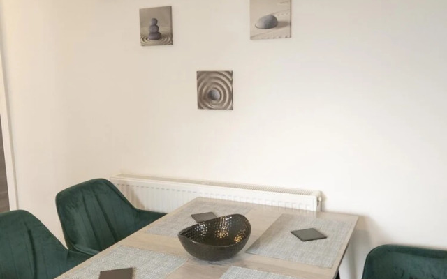 Gower Hideaway 2 Bed Apartment Ocean Breeze