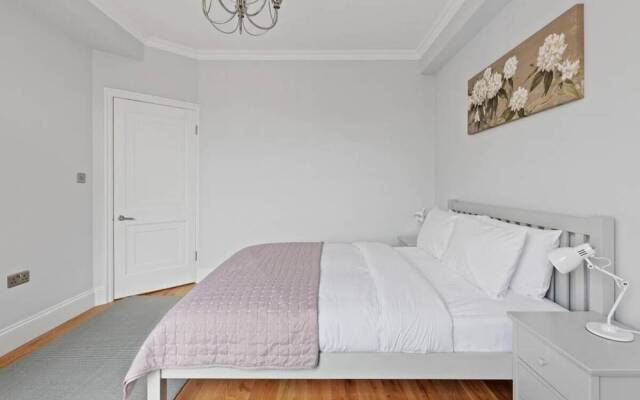 Newly Refurbished 2 Bed In Bayswater, 2Min To Stn