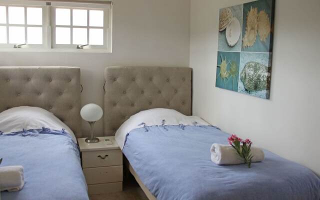 Sea View Villa by the Mambo Beach with Private Pool