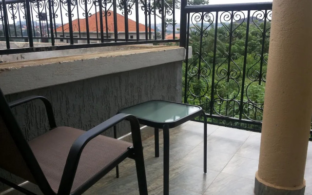 Pent House Inn Namugongo