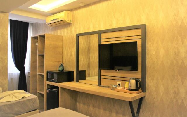 Avcilar Elit Hotel (29 Km Away From Istanbul)