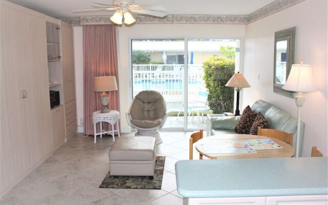 Jamaica Royale - 008 - 1 Br Apts