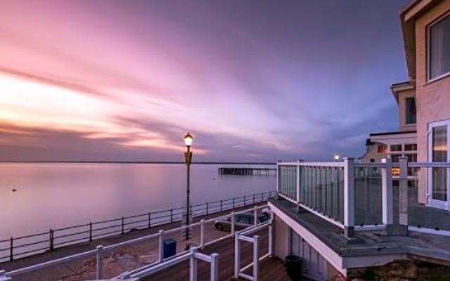 Observation Apartment On The Beach