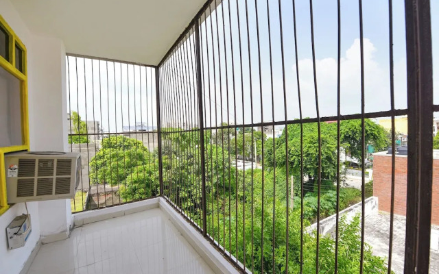 Fabhotel The White Pepper