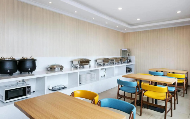 HanTing Premium Hotel (Hangzhou Linping Intime City Subway Station)