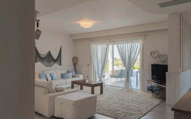 Villa Blue Sphere with Pool by Wonderful Italy