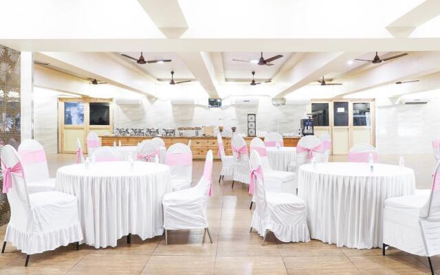 De grandeur hotel & banquets