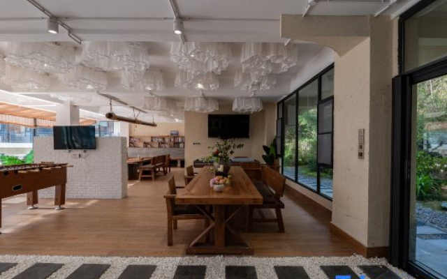 Lanshan · Baiyunli · Xueshan Xinglai Hot Springs Vacation Apartment (Hailuogou Glacier Forest Park)