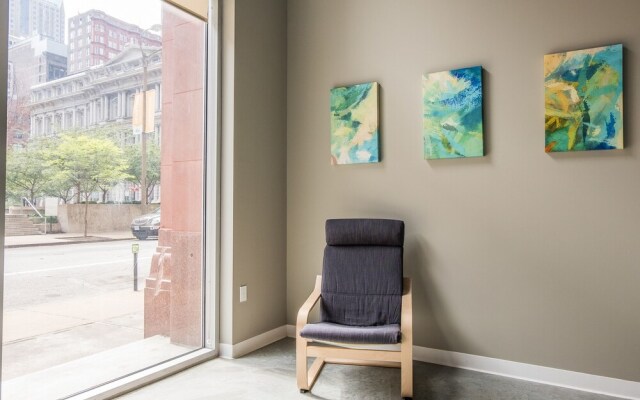 Central Apartments Near America's Center