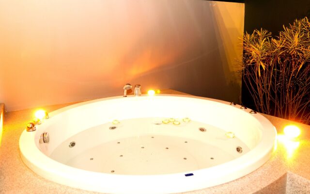 The Houben Hotel,  Adult Only