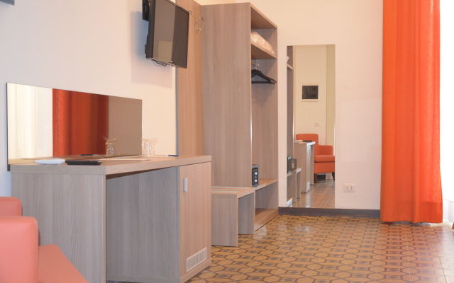 Moonlight Hotel & Suites