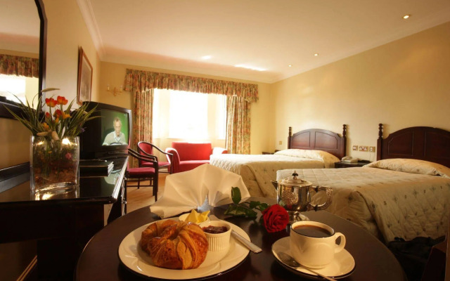 Twin Trees Hotel