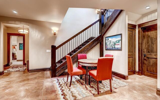 Rocky Mountain Lodge