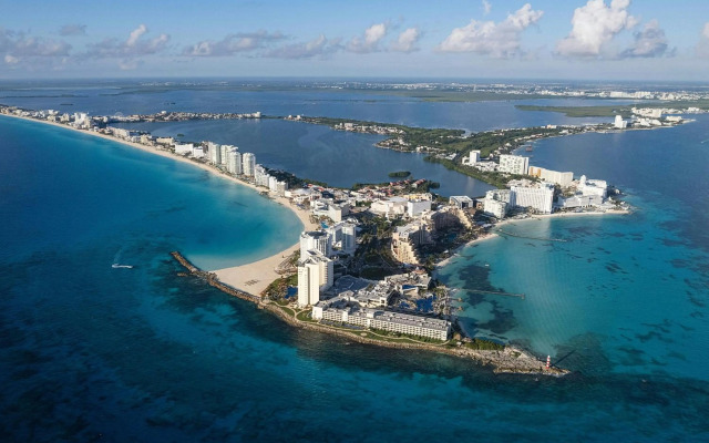 Renovated Aloft Cancun