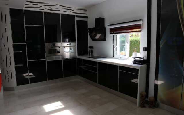 Villa Deluxe by Amy Villas