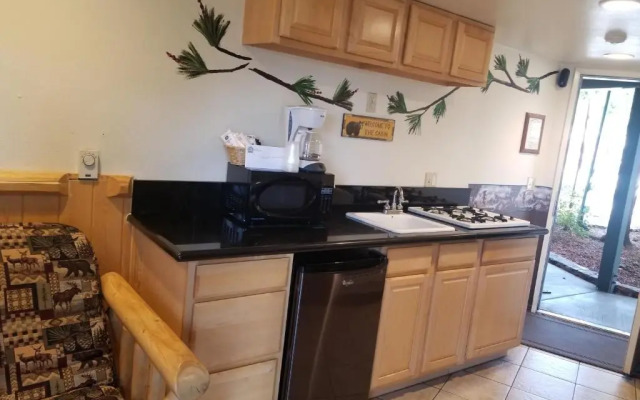 Rodeway Inn & Suites Fireside Lodge