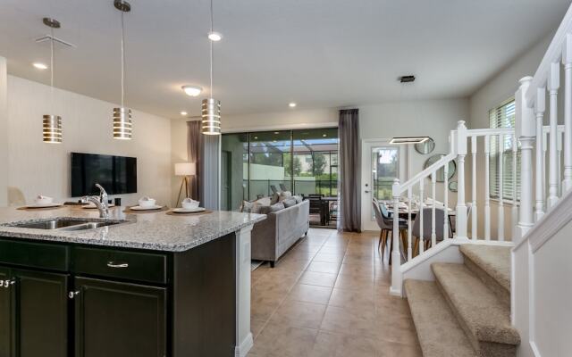 5brm Tiki Bar on Site & Restaurant