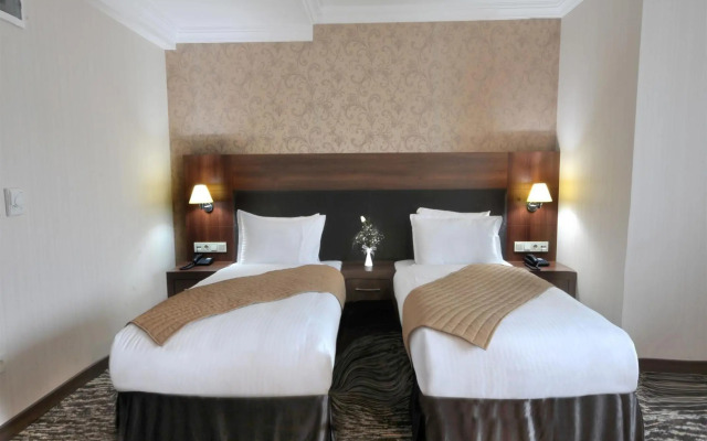 Rhiss Hotel Bostanci