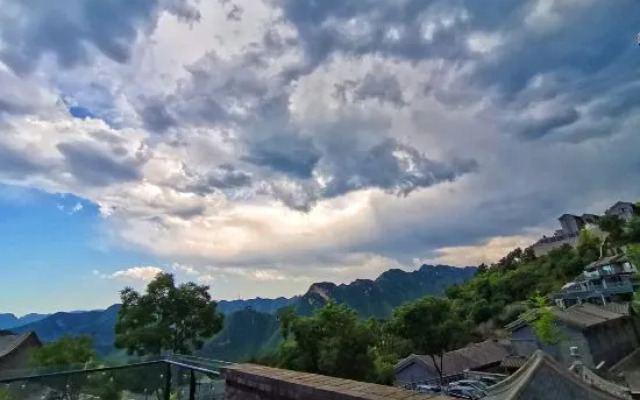 Yining Shanyin Courtyard