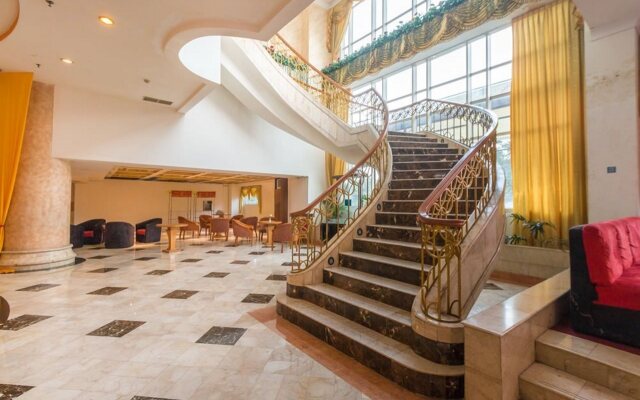 Twin Plaza Hotel