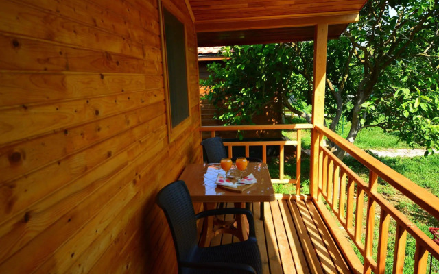 Lemon Garden Lodge