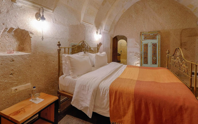 Taru Cave Suites
