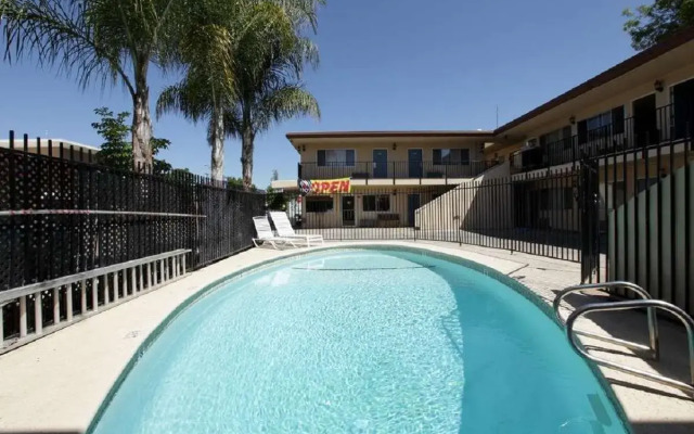 Americas Best Value Inn Visalia