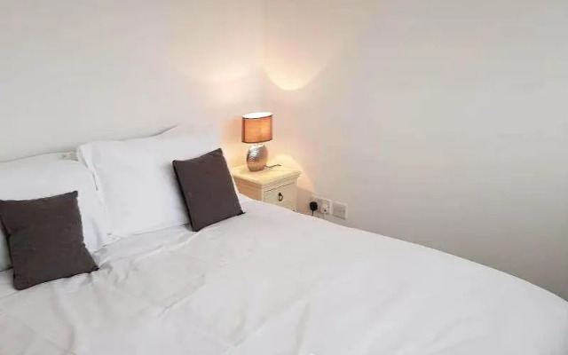 Liverpool At Gloucester Road