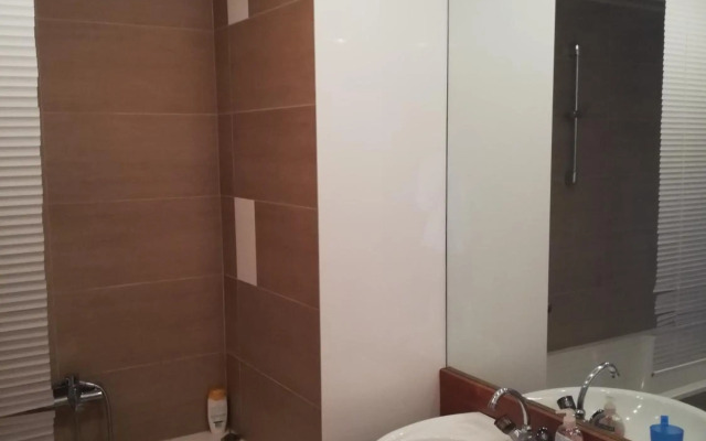 Room in maisonette with garden, parking place