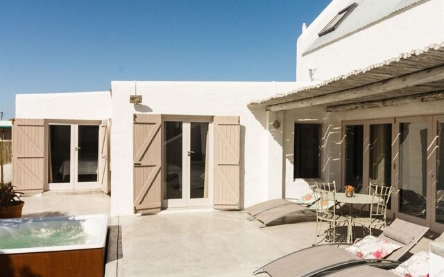 Abalone Hotel & Villas