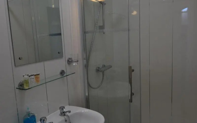Hotel 33
