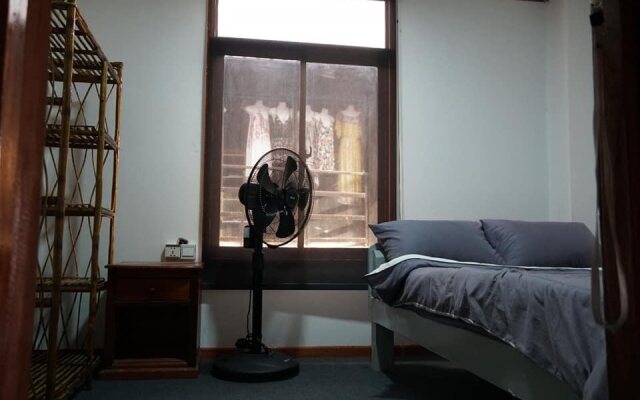 White Rose Guesthouse