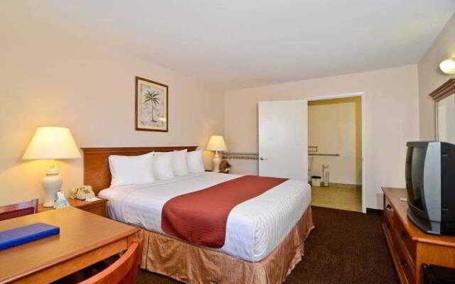 Best Western Golden Triangle Inn - Closed