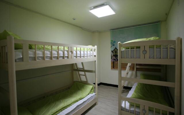 Starjjang Jeju Airport House