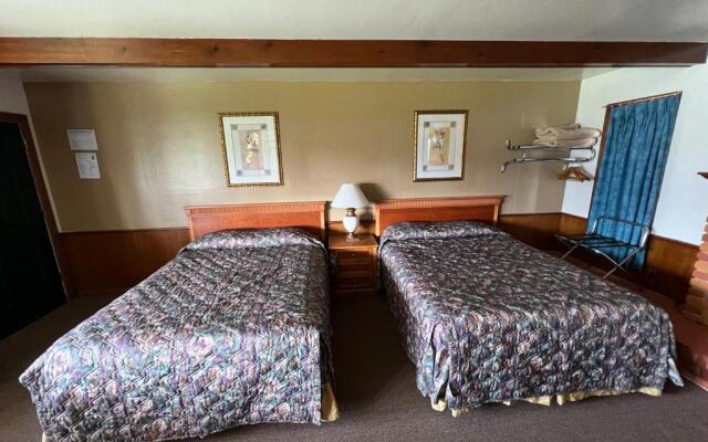 Spinning Wheel Motel