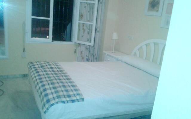 Apartment With 2 Bedrooms in Benalmádena, With Wonderful sea View, Poo