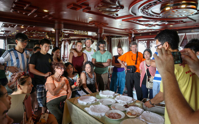 Halong Royal Palace Cruise