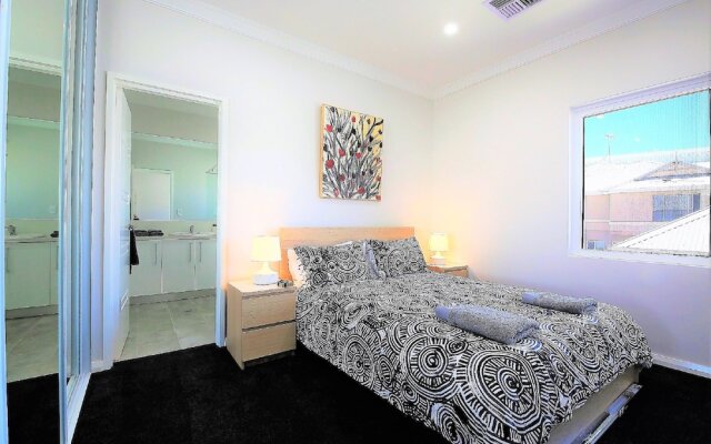 Harbour Views at Mindarie Marina