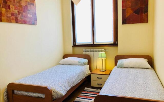 Argegno Modern Apartment