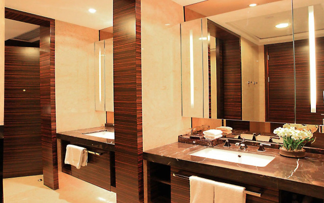 Guangzhou Heefun serviced apartment ( Poly world trading center)