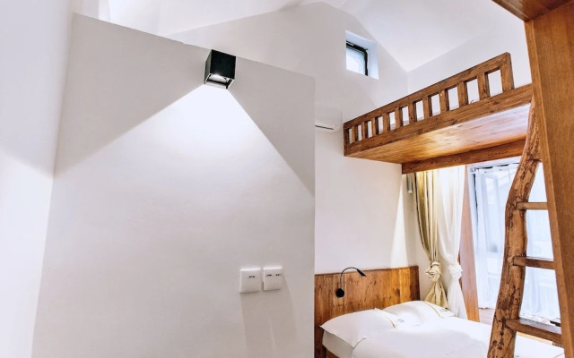 VINAWHISPER Boutique Hotel