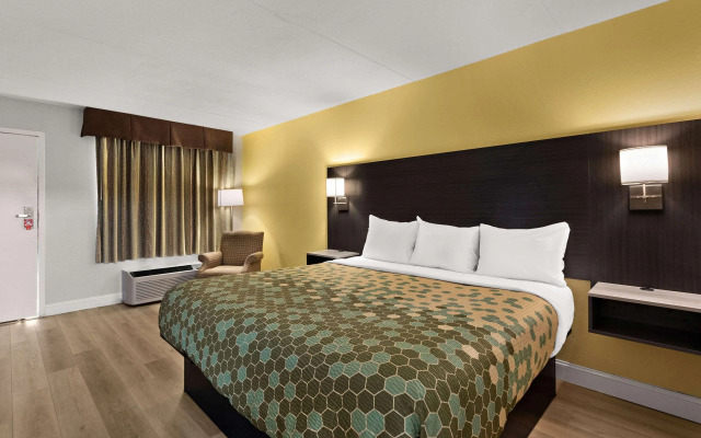 Econo Lodge White Pine Morristown I-81 & I-40 Split