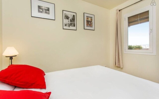 Luxurious 3 Bedroom Flat & Terrace in Sants