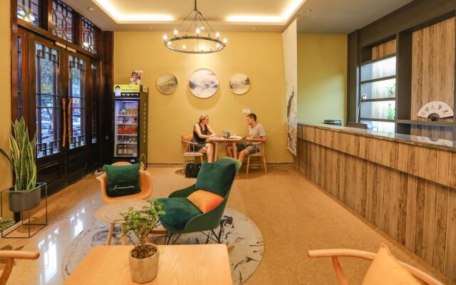 Bamboo House & Hotel